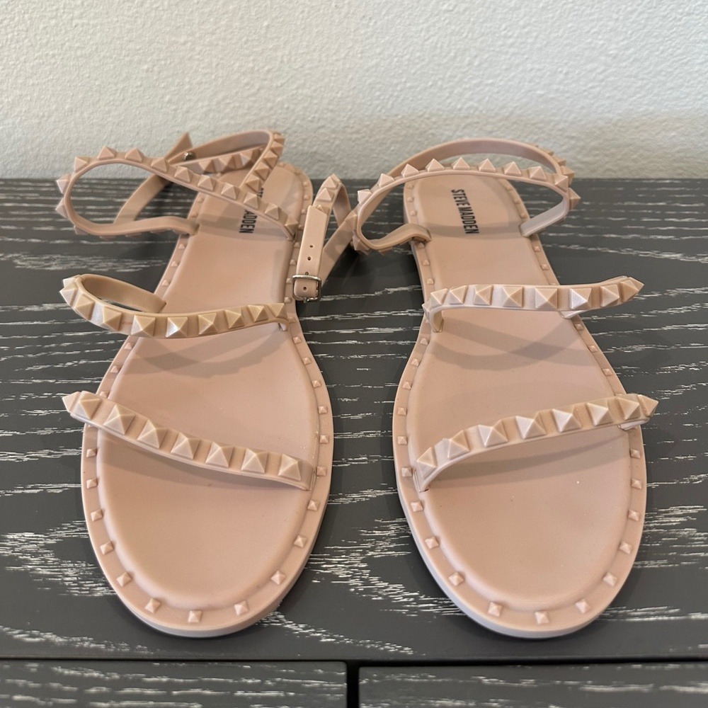 Steve Madden Travel J Tonal Studded Jelly Sandals | Blush | Size 11